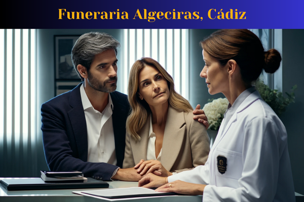 Una imagen horizontal, en primer plano, que muestra a un atractivo matrimonio de entre 35 y 50 años, consultando con una atractiva directora de funeraria de 35 años. La escena es sombría pero no triste, y los rostros de la pareja reflejan confianza y paz. Al fondo, hay un ambiente de oficina con una pantalla de ordenador y papeles sobre un escritorio, sugiriendo un ambiente profesional. La apariencia de la pareja indica que son de Algeciras, Provincia de Cádiz, España. La imagen incluye el texto "Funeraria en Cádiz" y la URL "https://www.funerariaencadiz.com/" en español, indicando la naturaleza de la consulta.