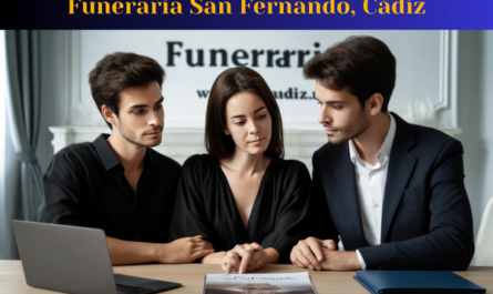 Una imagen horizontal en primer plano de una pareja joven de unos 40 años de San Fernando, Cádiz, discutiendo los arreglos con un profesional del servicio funerario. La pareja parece sombría, sin sonreír, pero sus rostros reflejan confianza y paz. Están sentados en una mesa de madera, frente a una joven profesional funeraria, también de unos 30 años, que les explica los servicios disponibles. Tiene el cabello oscuro recogido en un moño prolijo y está vestida con un traje negro formal. Sobre la mesa hay un folleto y una computadora portátil, lo que indica que están repasando los detalles. Al fondo se ve la URL del sitio web https://www.funerariaencadiz.com/.